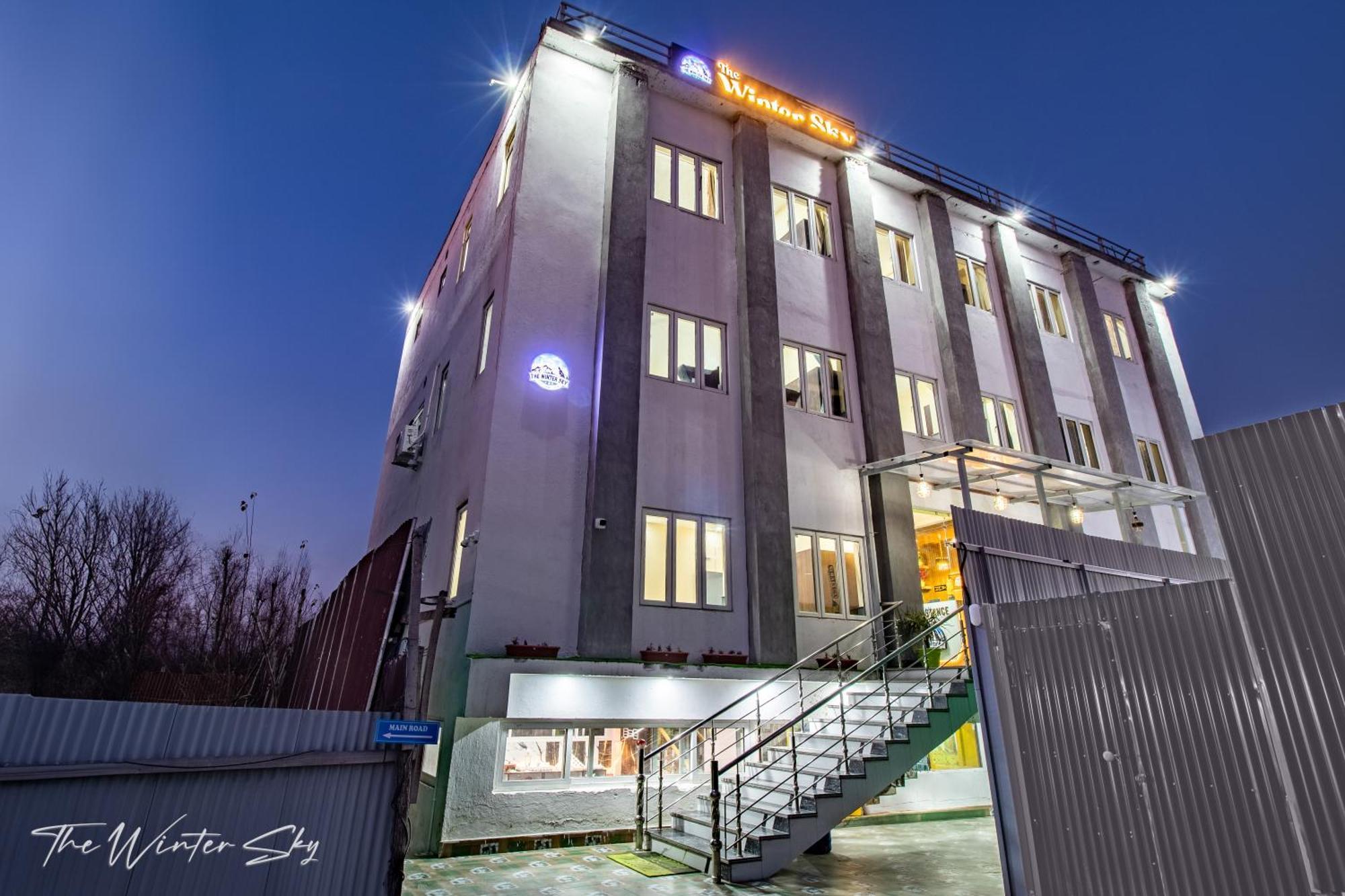 Hotel The Winter Sky Srīnagar Dış mekan fotoğraf